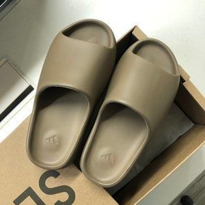 Yeezy Slides Size 11